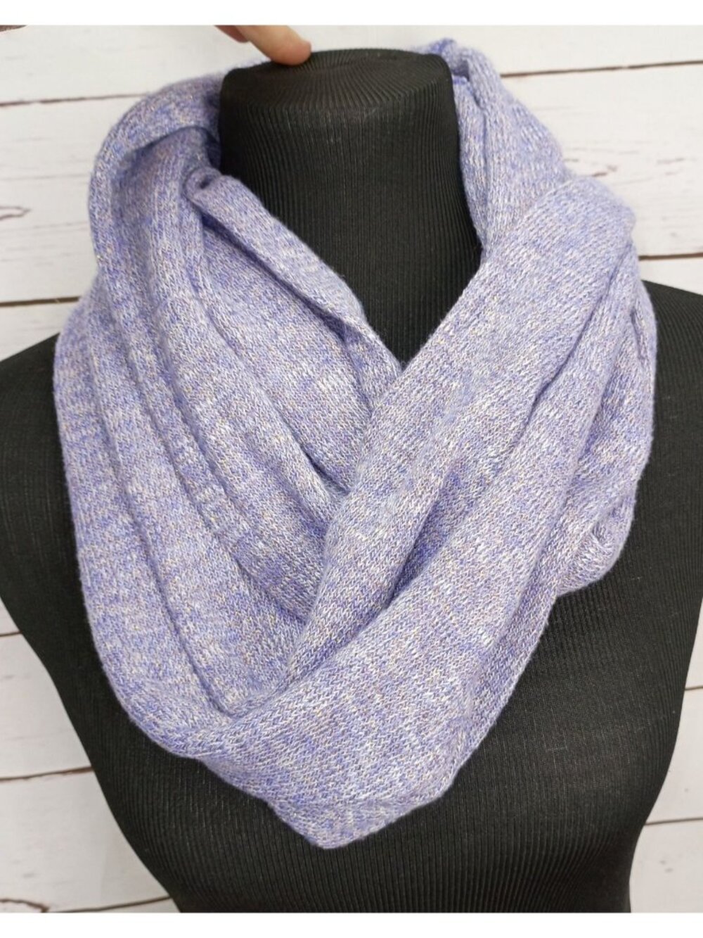 Gap Lavender Infinity Scarf With Metallic Thread Accent Soft Knit Material Versa